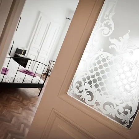 Quarto em Acomodações Particulares Domus Liberta - Art Nouveau Stazione *