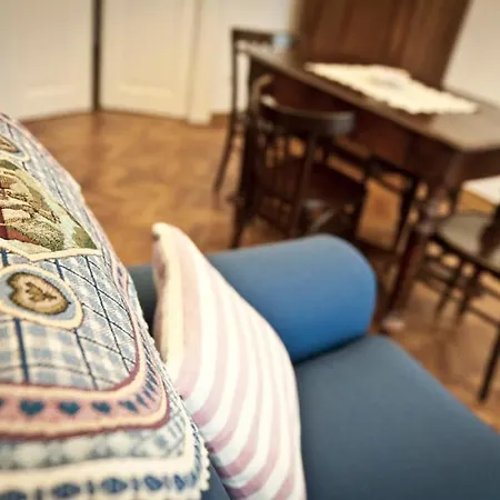 홈스테이 Domus Liberta - Art Nouveau Stazione