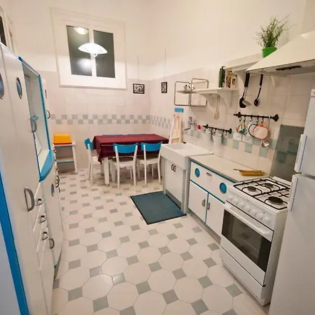 Domus Liberta - Art Nouveau Stazione 홈스테이