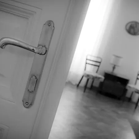 홈스테이 Domus Liberta - Art Nouveau Stazione 트리에스테