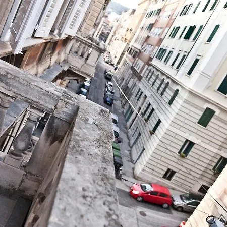 Domus Liberta - Art Nouveau Stazione 트리에스테