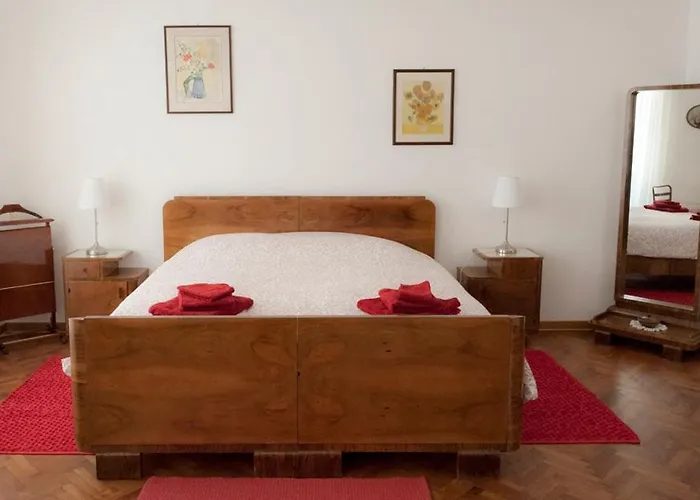 Domus Liberta - Art Nouveau Stazione Homestay