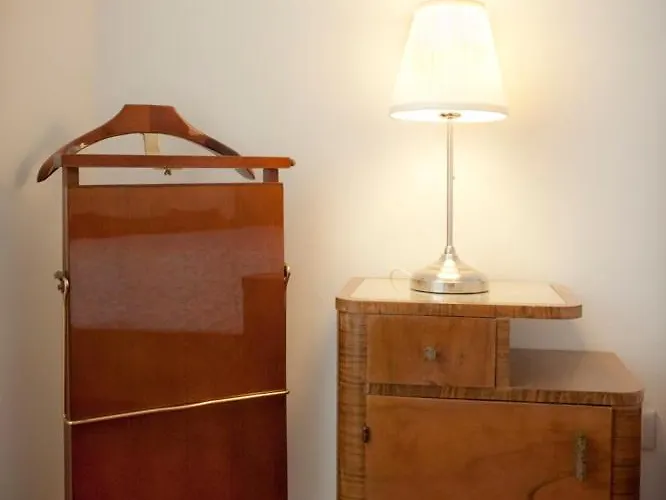 Homestay Domus Liberta - Art Nouveau Stazione Trieste