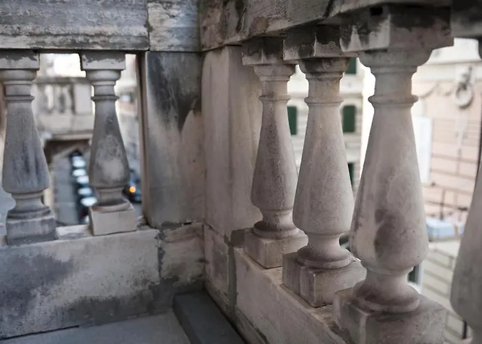 Homestay Domus Liberta - Art Nouveau Stazione Trieste